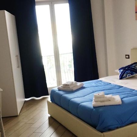 Holiday Garibaldi Napoli Bed & Breakfast Ngoại thất bức ảnh