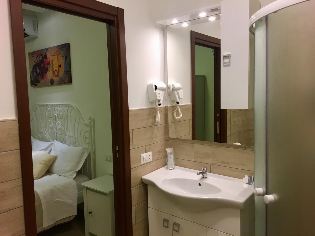 Holiday Garibaldi Napoli Bed & Breakfast Ngoại thất bức ảnh