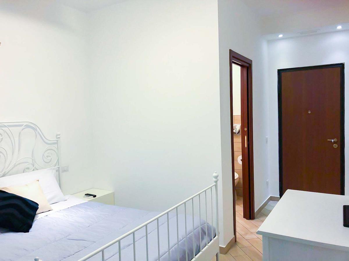 Holiday Garibaldi Napoli Bed & Breakfast Ngoại thất bức ảnh