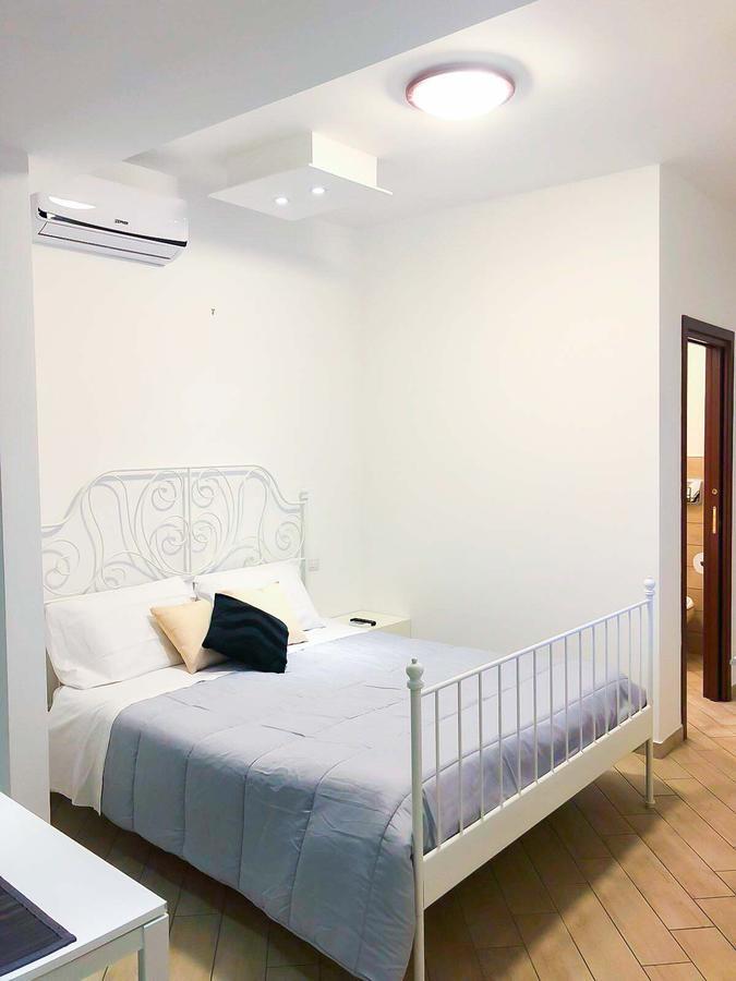 Holiday Garibaldi Napoli Bed & Breakfast Ngoại thất bức ảnh