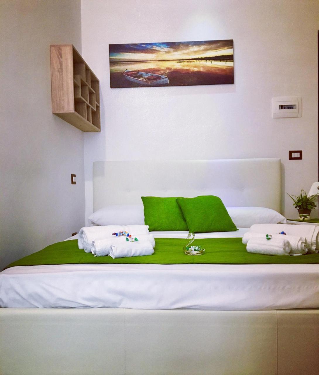Holiday Garibaldi Napoli Bed & Breakfast Ngoại thất bức ảnh