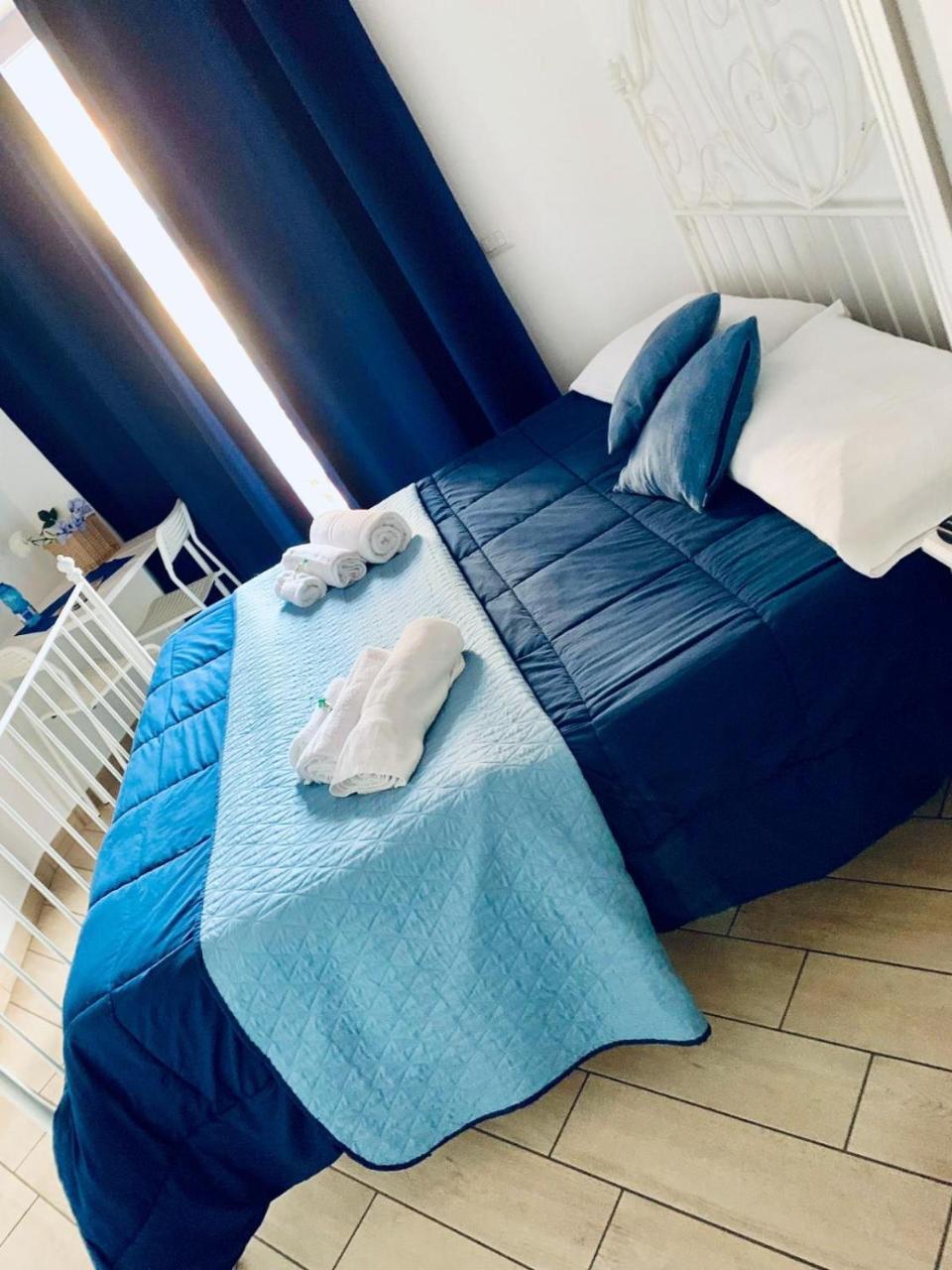 Holiday Garibaldi Napoli Bed & Breakfast Ngoại thất bức ảnh